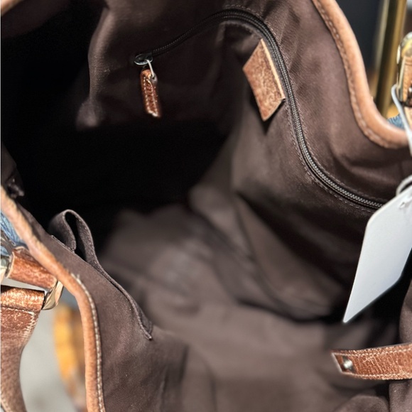 Gucci blue denim monogram tote with snap closure - Picture 9 of 9